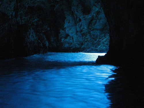 Hırvatistan Gezisi için Alışılmışın Dışında 10 Turistik Mekan Blue Cave Bisevo