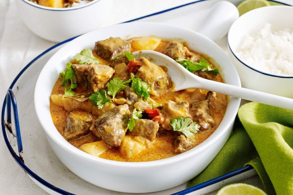 Tayland Yolculuğunda Mutlaka Denemeniz Gereken 5 Lezzet Massaman Curry