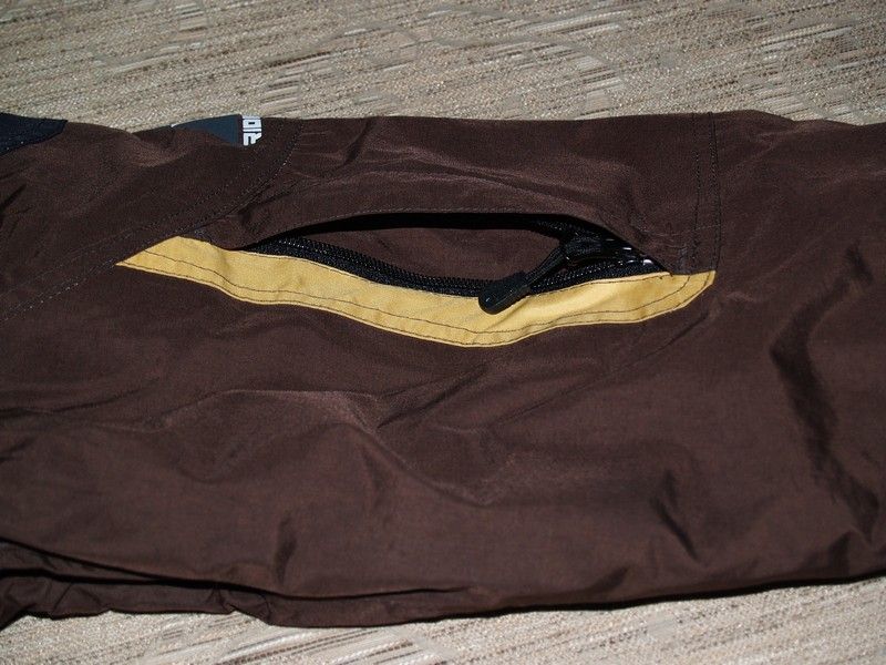 009 - Sol Kolda Bulunan Mini Cep .jpg