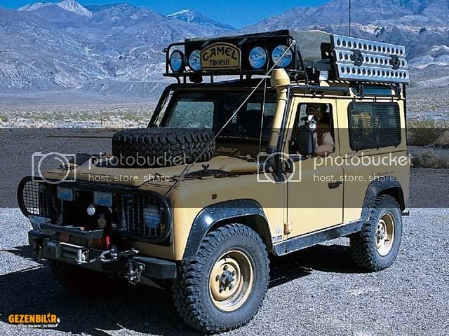 03084w_17pLand_Rover_Defender_90Fro.jpg