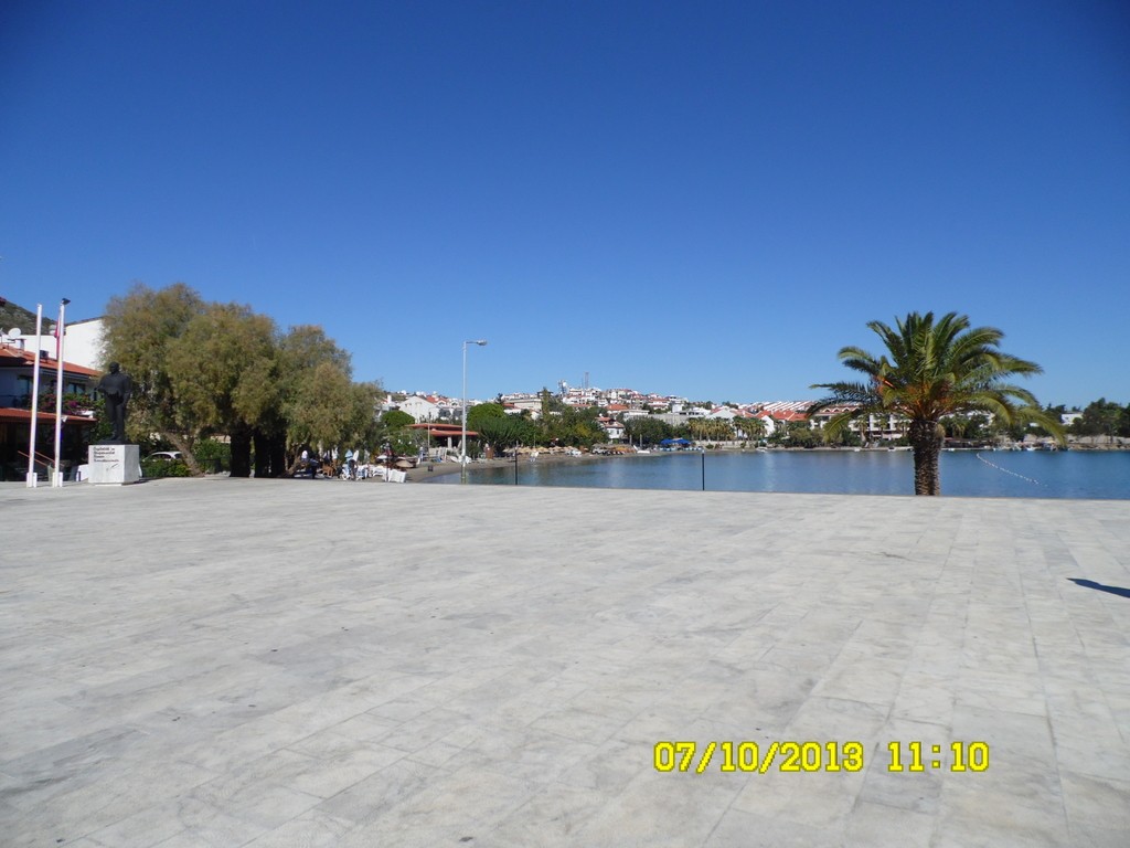 07-10-11-10-Datca-Meydan.JPG