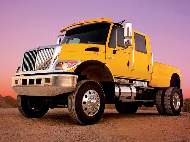 0705dp_11_z+international_cxt_truck+front_view_yellow.jpg