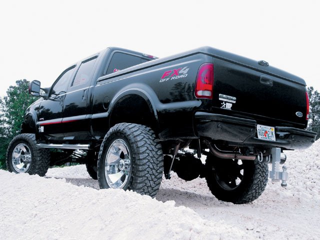 0712dp_02_z+2007_ford_f350+left_rear.jpg