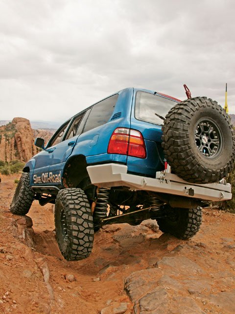0802_4wd_16_z+toyota_land_cruiser_axle_upgrade+toyota_land_cruiser_rear_angle.jpg