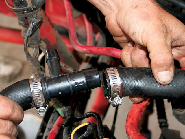 0805_4wd_05_z+1986_suzuki_samurai_project_4x4+cooling_hoses.jpg