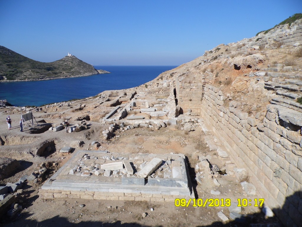 09-10-10-17-Knidos-Propylon.JPG