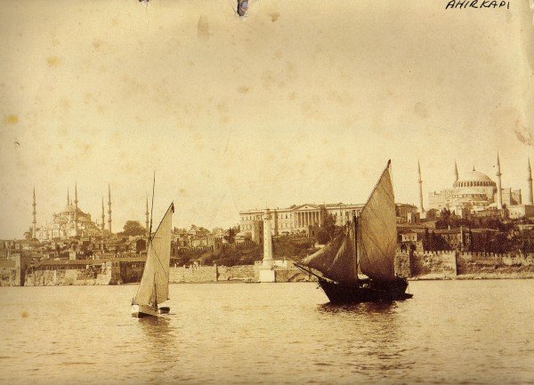 100 YIL ÖNCE AHIR KAPI.jpg