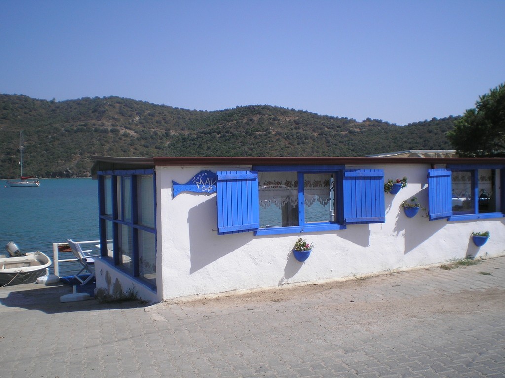 12-09-12-01-Bogazici-MaviRestaurant.JPG