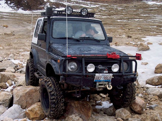 129_0810_03_z+october_2008_off_road_trucks_readers_rides+1994_suzuki_samurai.jpg