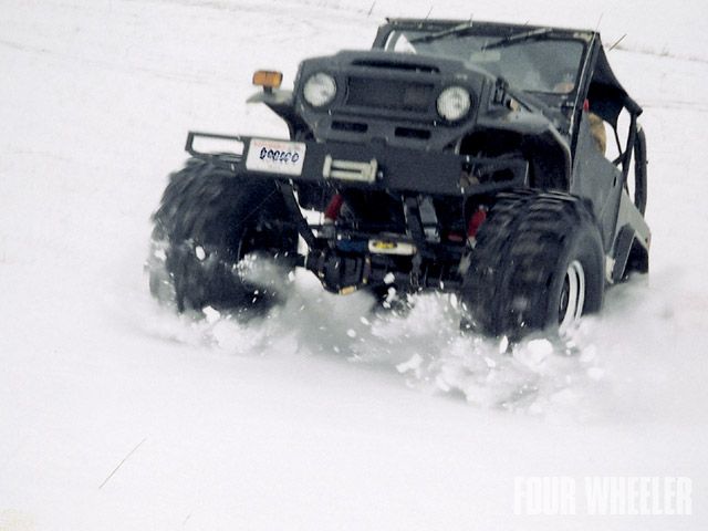 129_0904_14_z+2009_top_truck_challengers+1971_toyota_fj40.jpg
