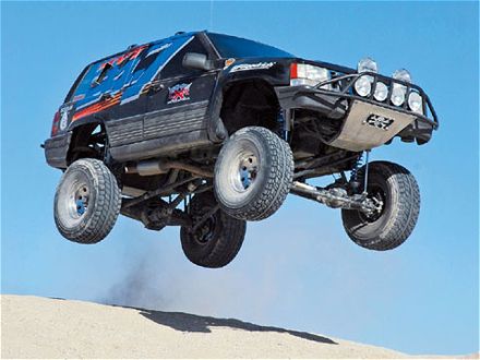 131_0605_01_z+baja_1994_jeep_grand_cherokee+jump.jpg