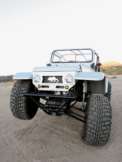 131_0803_02_z+custom_toyota_land_crusier_fj40+front_view.jpg