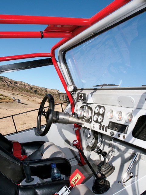 131_0803_04_z+custom_toyota_land_crusier_fj40+interior.jpg