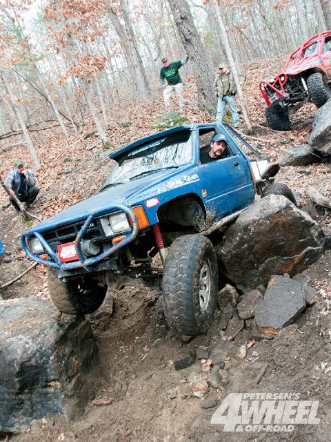 131_0907_03_z+flat_nasty_missouri+1985_toyota_truck.jpg