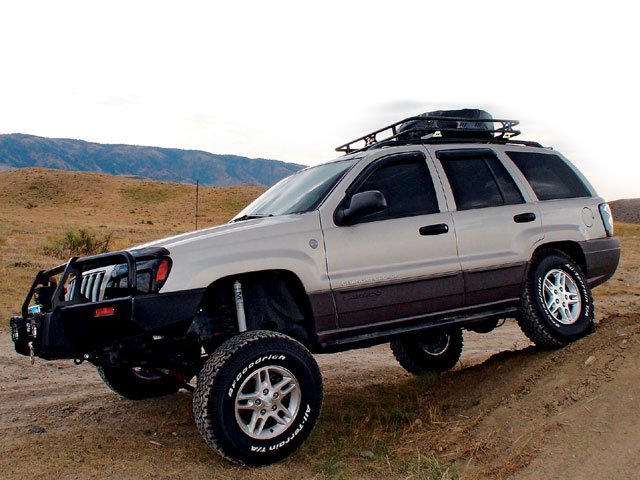 154_0703_05_z+2004_jeep_grand_cherokee+drivers_side_view.jpg