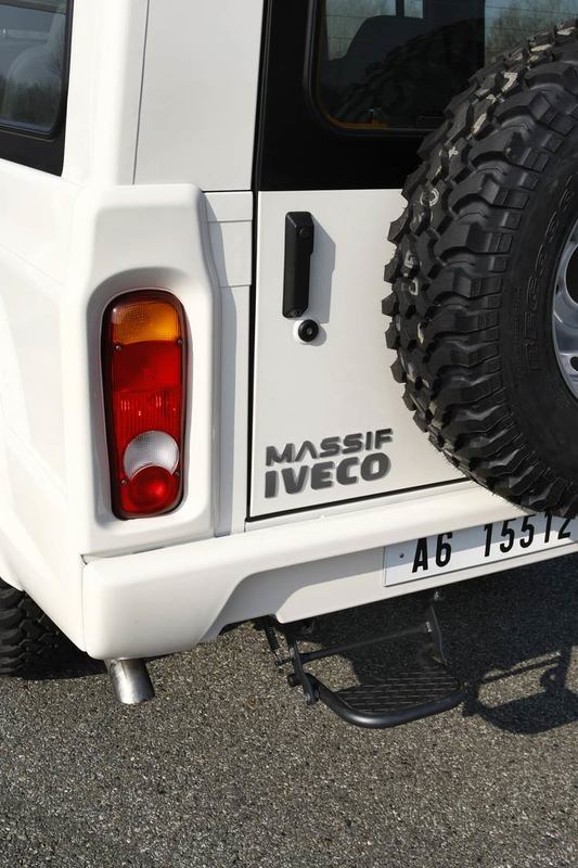 163_0803_38z+iveco_massif+front_view.jpg