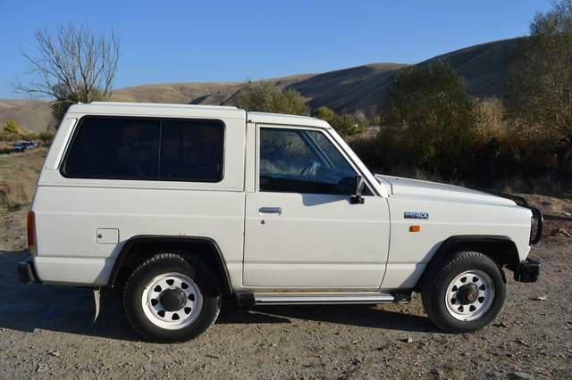 1988 Nissan Patrol2.jpg
