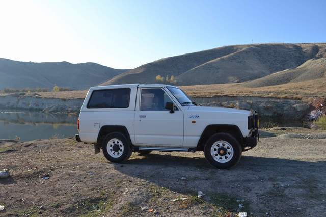 1988 Nissan Patrol4.jpg
