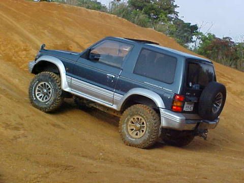 1993-mitsubishi-pajero-mvc-008s.jpg