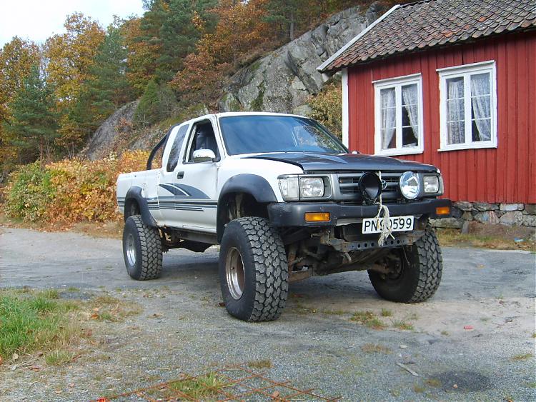 1993_hilux_001_750.jpg