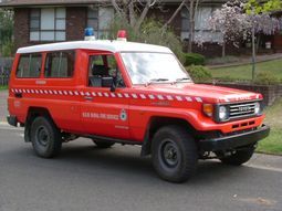 1Toyota-Land-Cruiser-photo-10.jpg