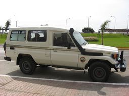 1Toyota-Land-Cruiser-photo-8.jpg