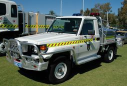 1Toyota-Land-Cruiser-photo-9.jpg