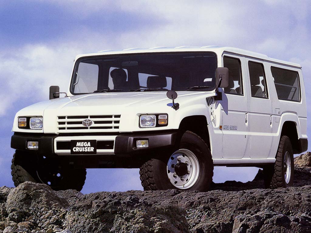 1Toyota-Mega-Cruiser_2.jpg