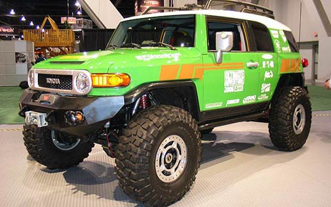 2-112_2006_sema_01z+2007_toyota_ultimate_fj_cruiser+front_view.jpg