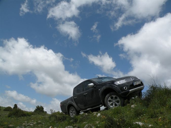 20100511173350359_mitsubishi_l200 (3).jpg