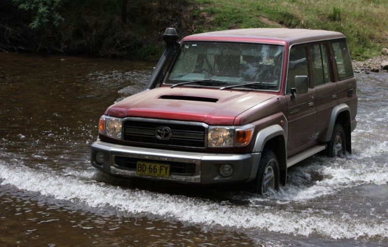 2010_toyota_landcruiser_76_wagon_gxl_70_series_road_test_review_32-4b77a53eb075e-935x595.jpg