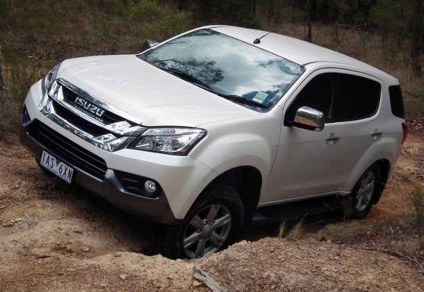 2014_isuzu_mu_x_ls_u_review_16-0811-m-610x450.jpg
