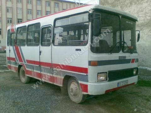 21728125mz3.jpg