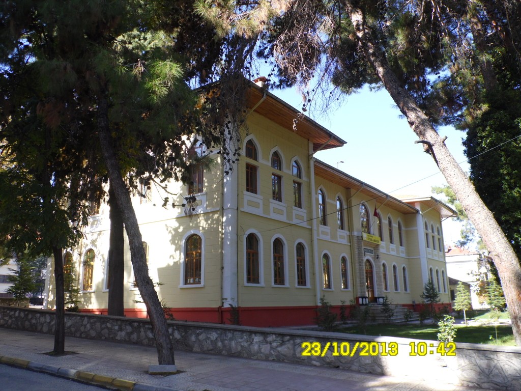 23-10-10-42-acipayam-okul1.jpg