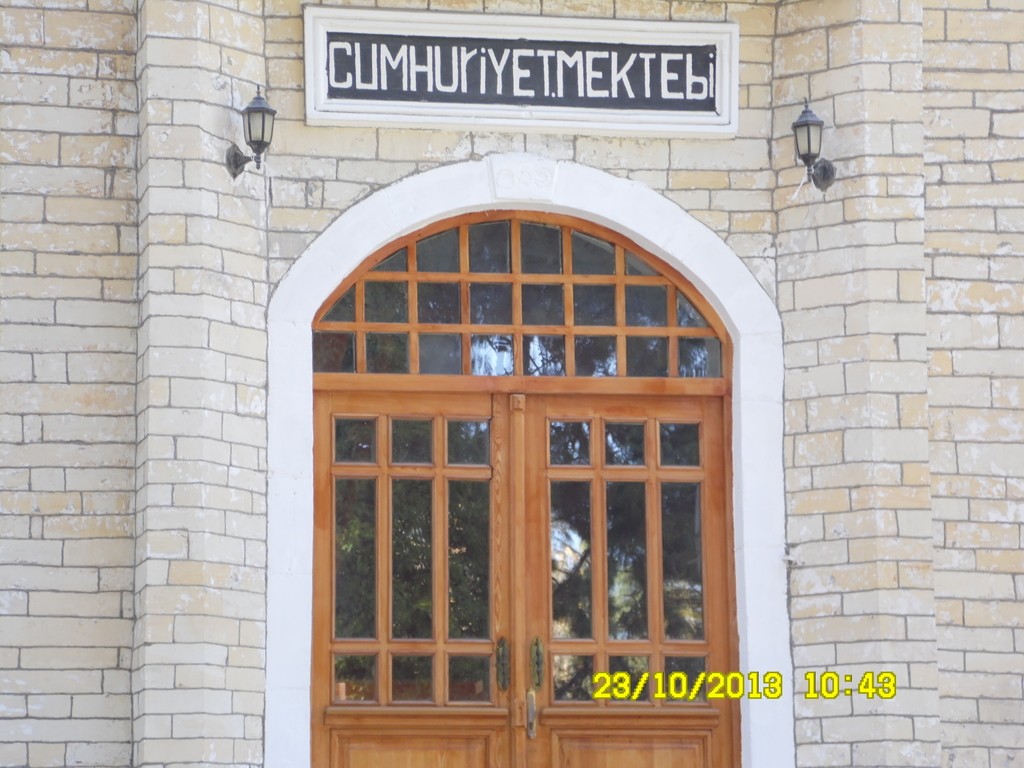 23-10-10-43-acipayam-okul2.jpg