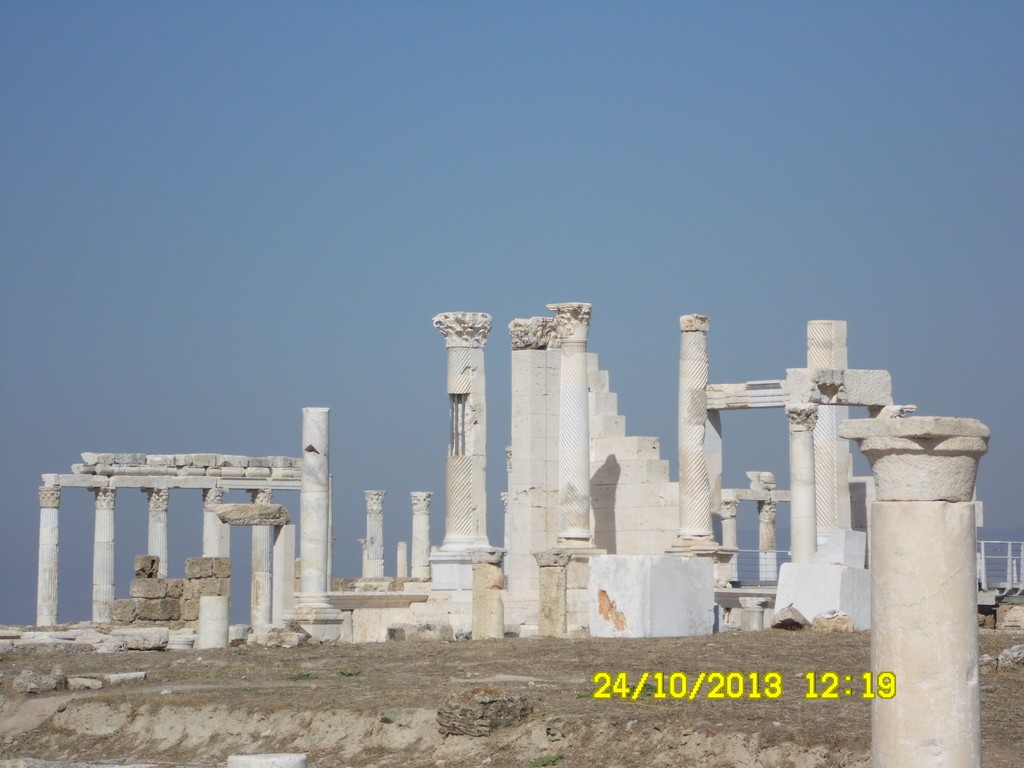 24-10-12-19-laodikeia4.jpg