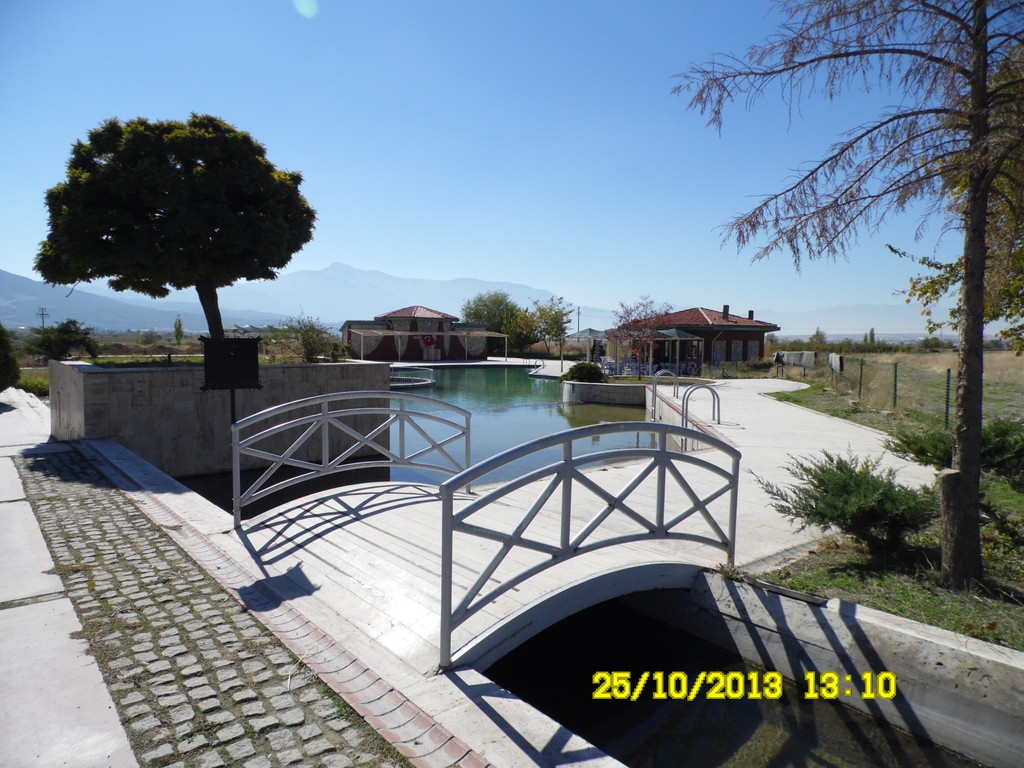 25-10-13-10-DenizliKaklikTesis.JPG