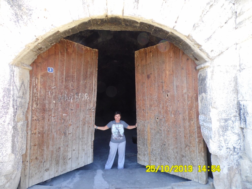 25-10-14-54-AfyonCardakKervansarayKapi.JPG