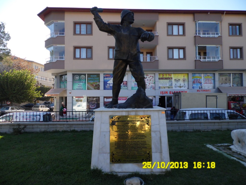 25-10-16-18-AfyonDinarBombaci.JPG