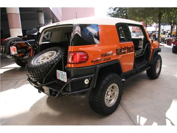 35-modified_toyota_fj_cruiser_2-568-426.jpg
