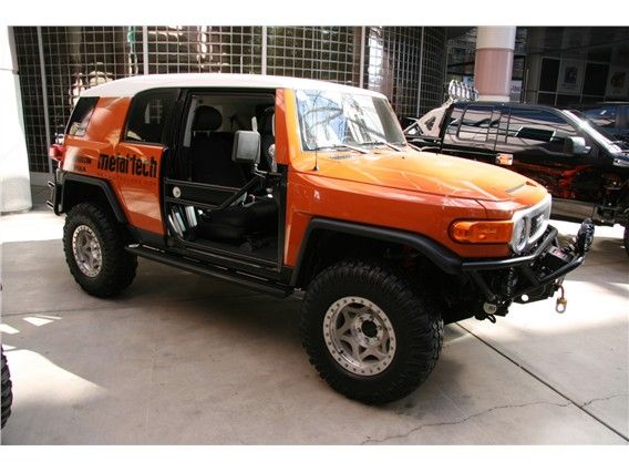 36-modified_toyota_fj_cruiser_1-568-426.jpg
