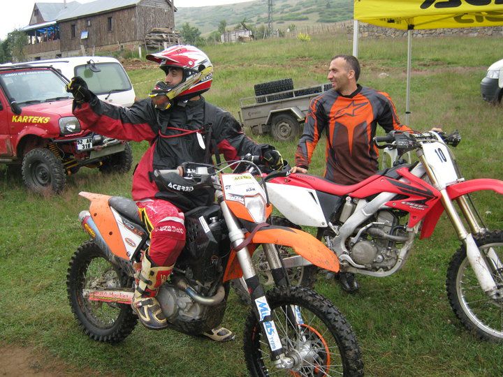 38147_1456197279810_1079686587_31295346_382393_n.jpg