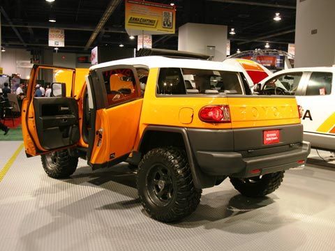 53-0611_z+2007_toyota_FJ_cruiser+soft_top_concept_1.jpg