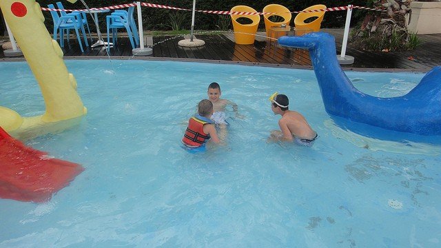 5975132860_2d3cf5458f_z.jpg