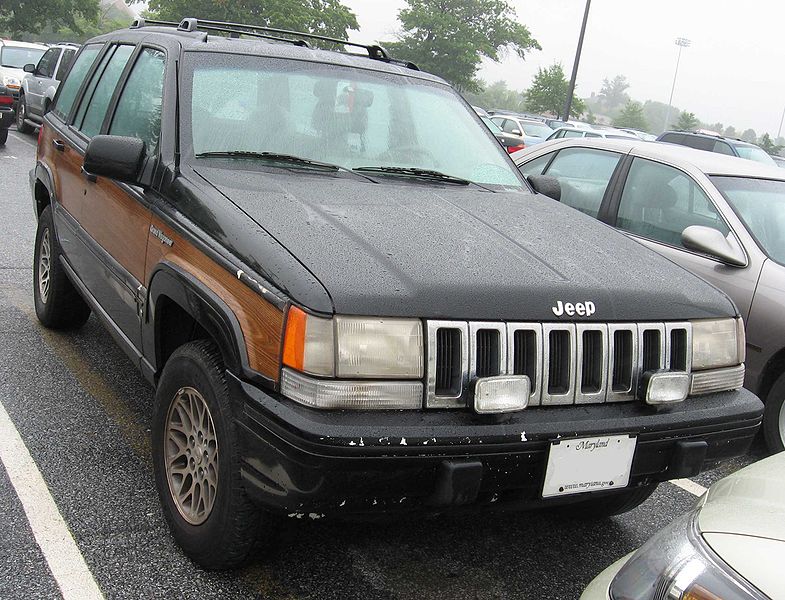 785px-1993-Jeep-Grand-Wagoneer-Front.jpg
