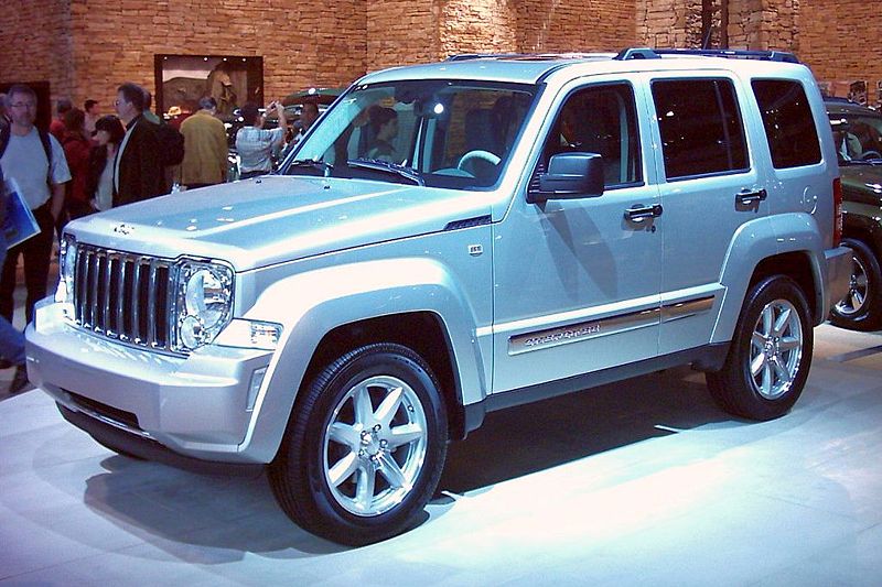 800px-Jeep_Cherokee_3.7L.JPG