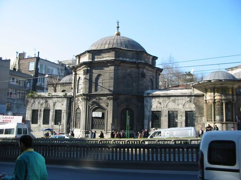 800px-Laleli_III_Mustafa_Turbesi.jpg