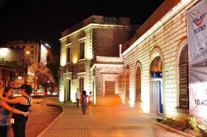 Alsancak Gar - 01 (Levent Solak).jpg