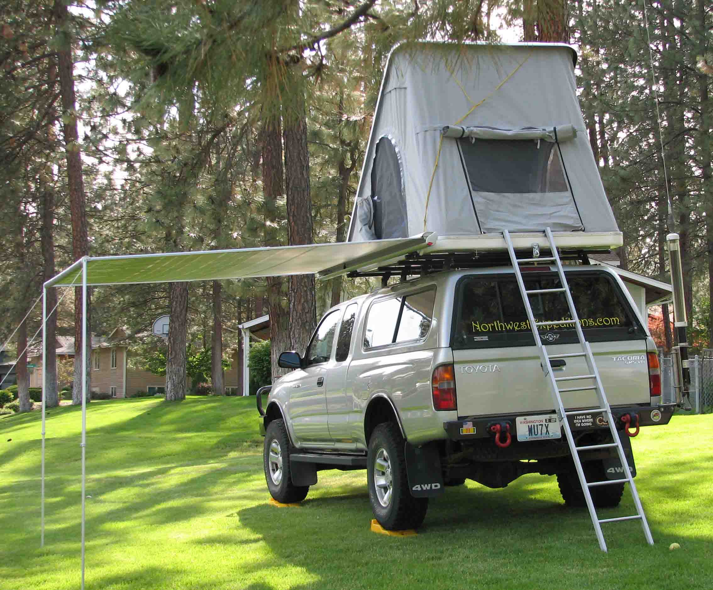 awning%20front%20yard.jpg