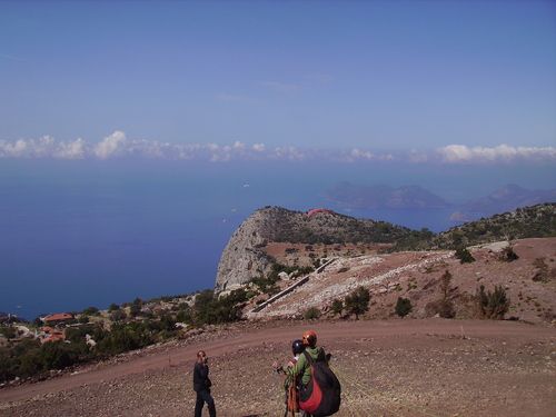 BABADA?'DAN ÖLÜ DEN?ZE ATLAMAK VEYA UÇMAK.jpg